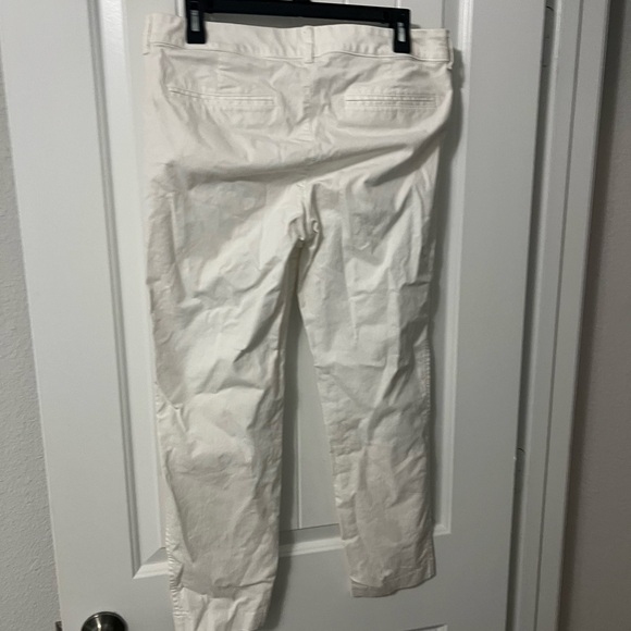Old Navy White Capris - Picture 2 of 3
